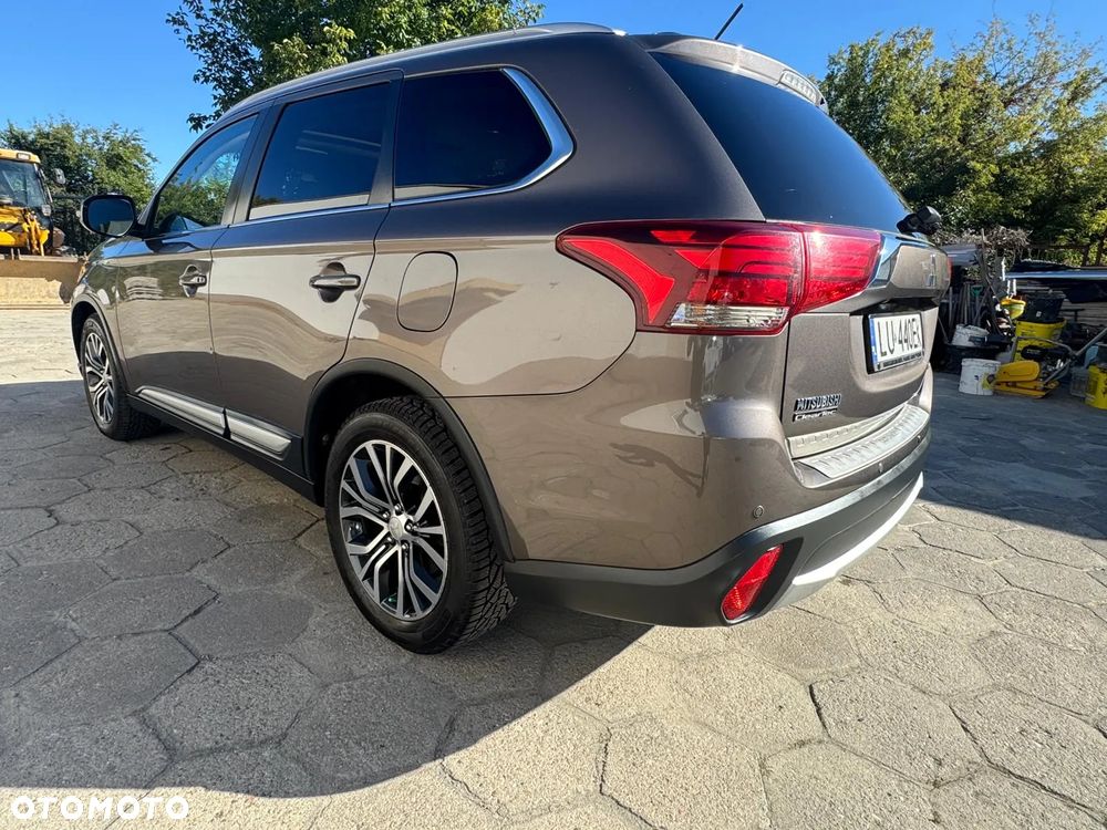 Mitsubishi Outlander 2.0 Instyle Navi 4WD CVT - 6