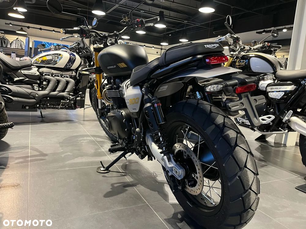 Triumph Bonneville - 9