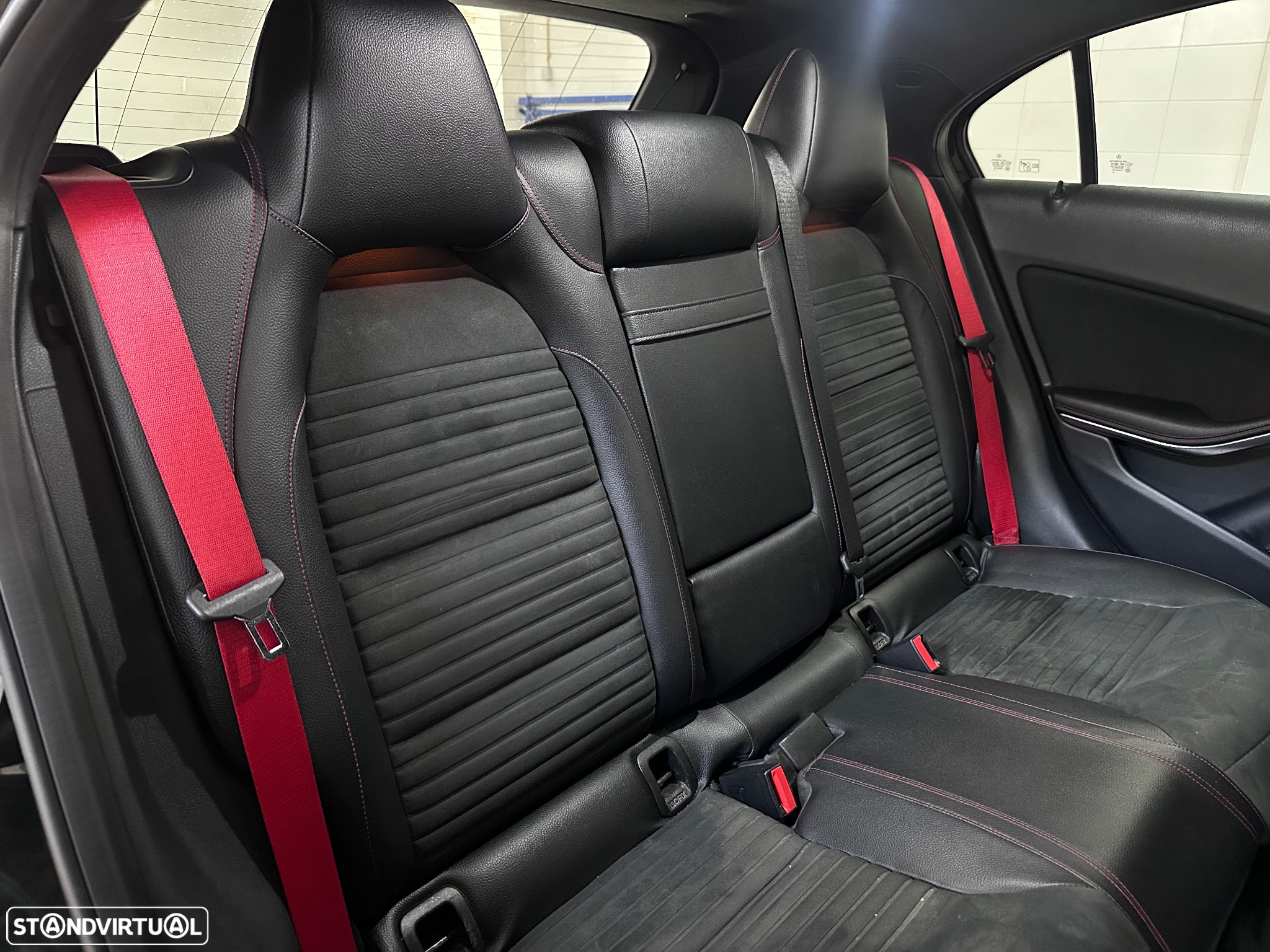 Mercedes-Benz A 45 AMG 4Matic Speedshift 7G-DCT Edition 1 - 23