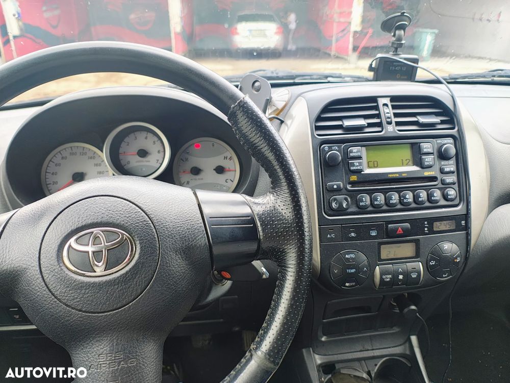 Toyota RAV4 D-4D 4x4 - 8