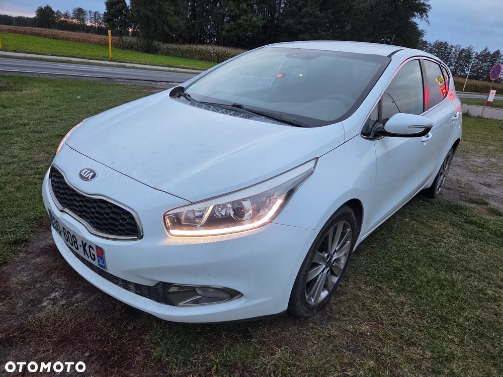 Kia Ceed 1.6 CRDi 128 Dream Team Edition - 6