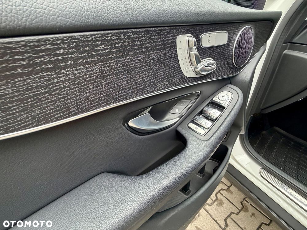 Mercedes-Benz GLC 300 4-Matic - 24
