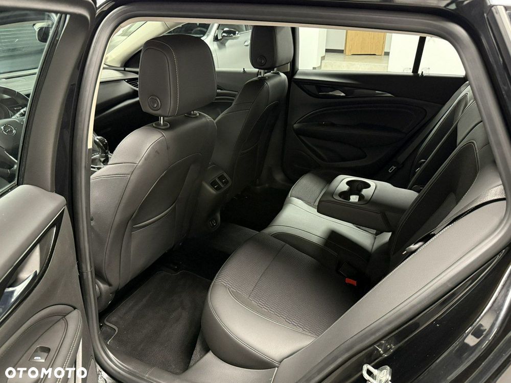 Opel Insignia - 30