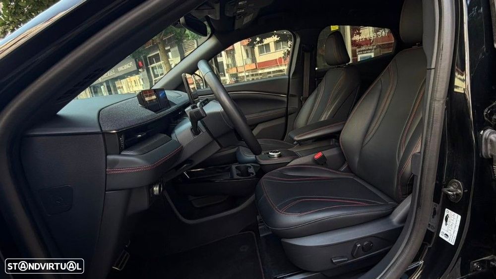 Ford Mustang Mach-E AWD PREMIUM - 13