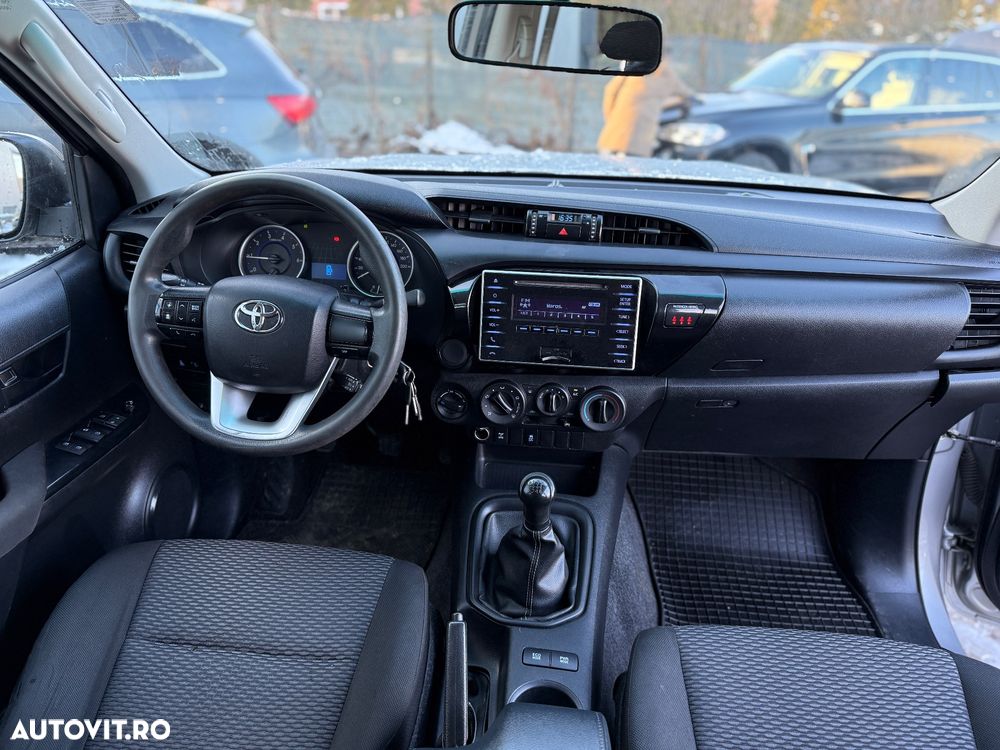Toyota Hilux 4x4 Double Cab M/T Comfort - 8