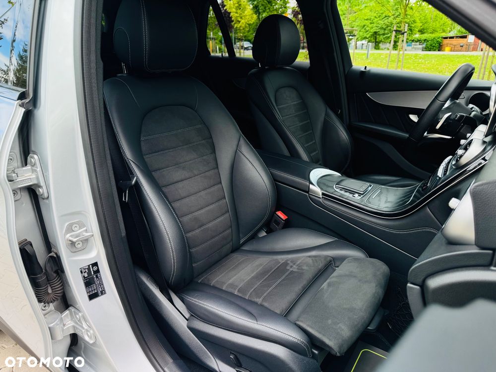 Mercedes-Benz GLC 220 d 4Matic 9G-TRONIC AMG Line Plus - 34
