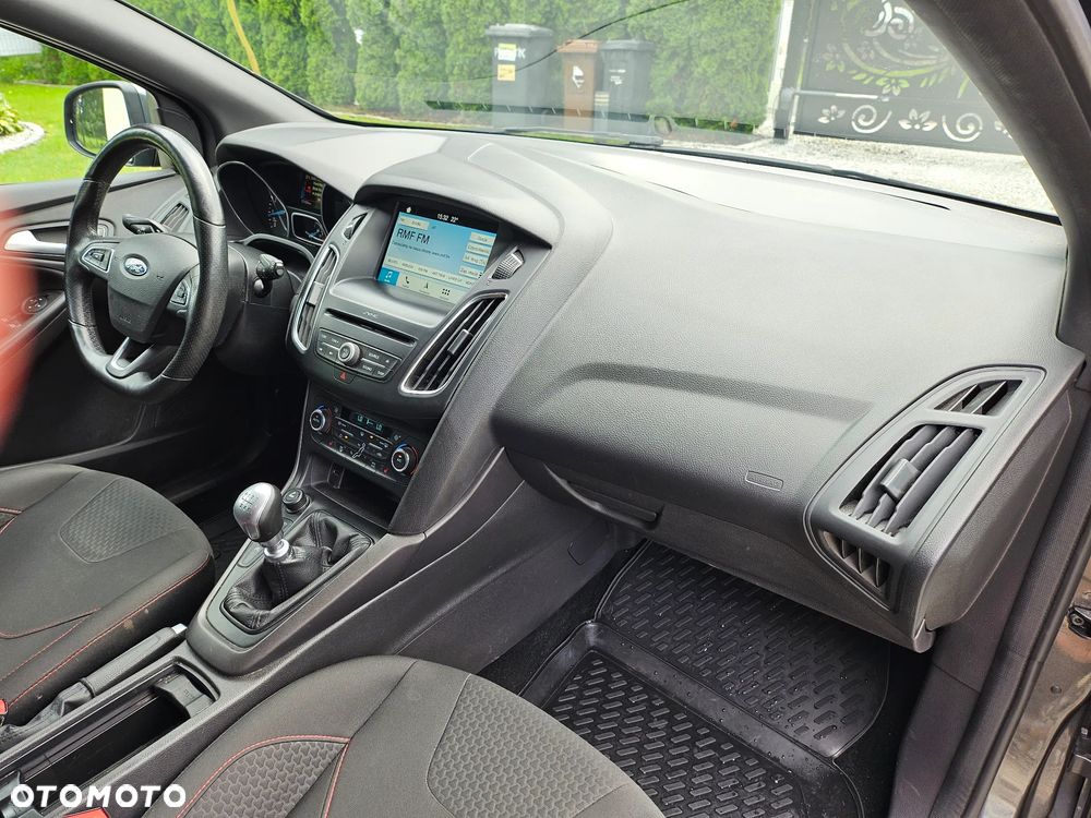 Ford Focus 1.5 EcoBoost ST-Line Business - 31