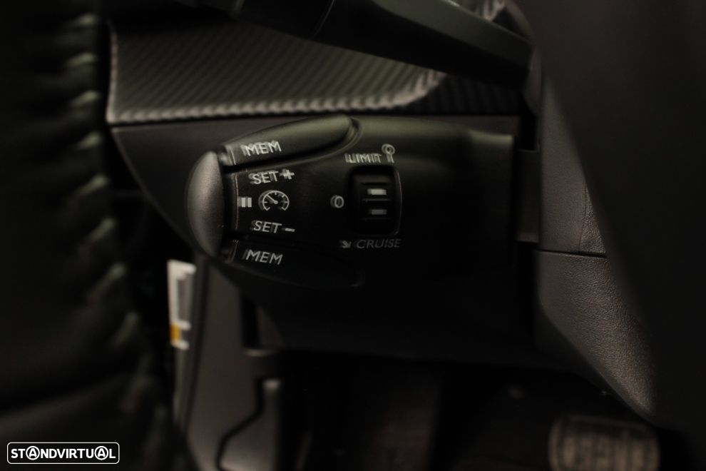 Peugeot e-2008 - 19