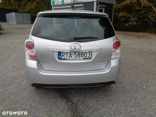 Toyota Verso 1.8 Prestige 7os EU6 - 4