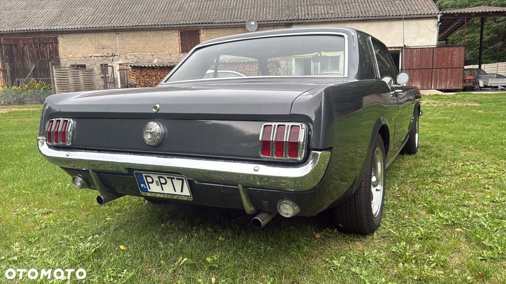 Ford Mustang - 8