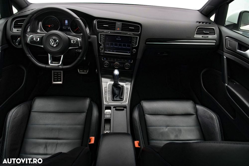 Volkswagen Golf - 8
