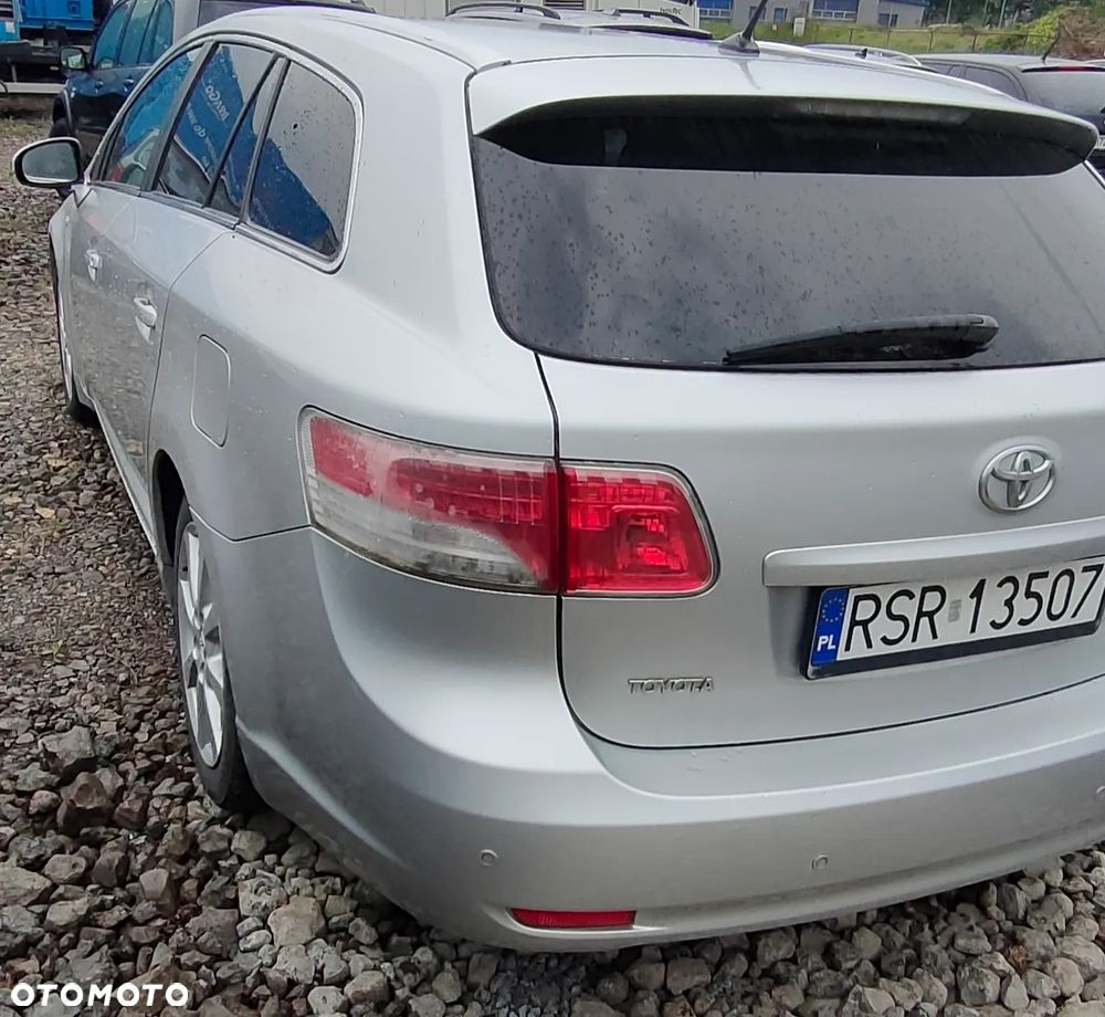 Toyota Avensis - 2