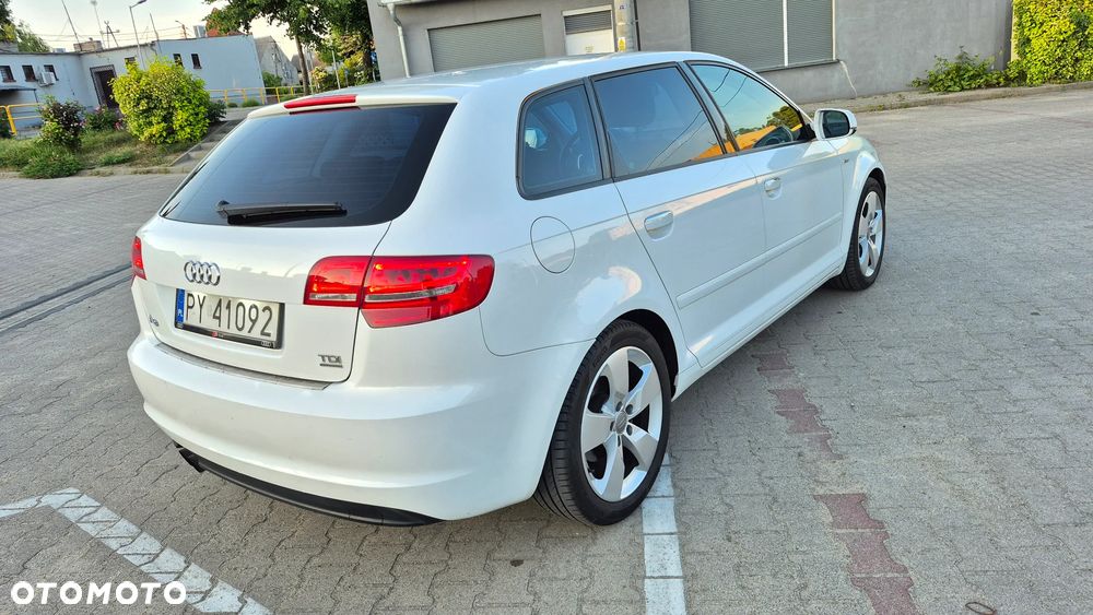 Audi A3 Sportback 2.0 TDI DPF Quattro Attraction - 9