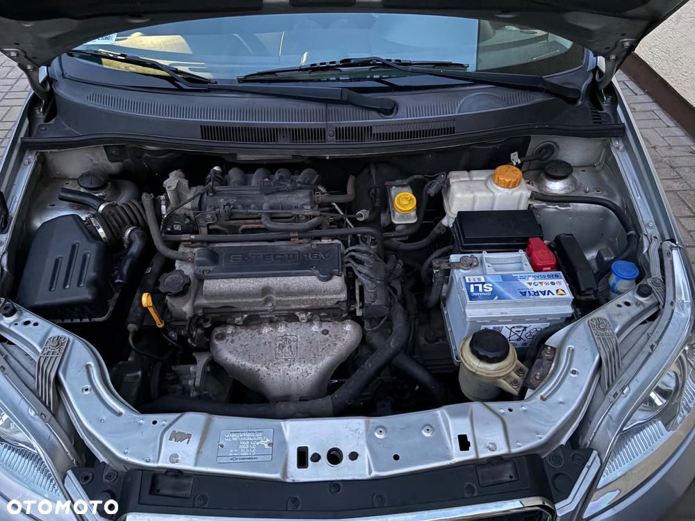 Chevrolet Aveo 1.2 16V Base - 11