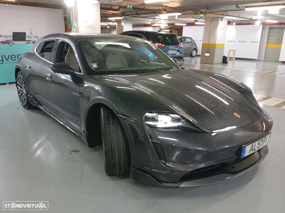 Porsche Taycan Cross Turismo 4S - 4