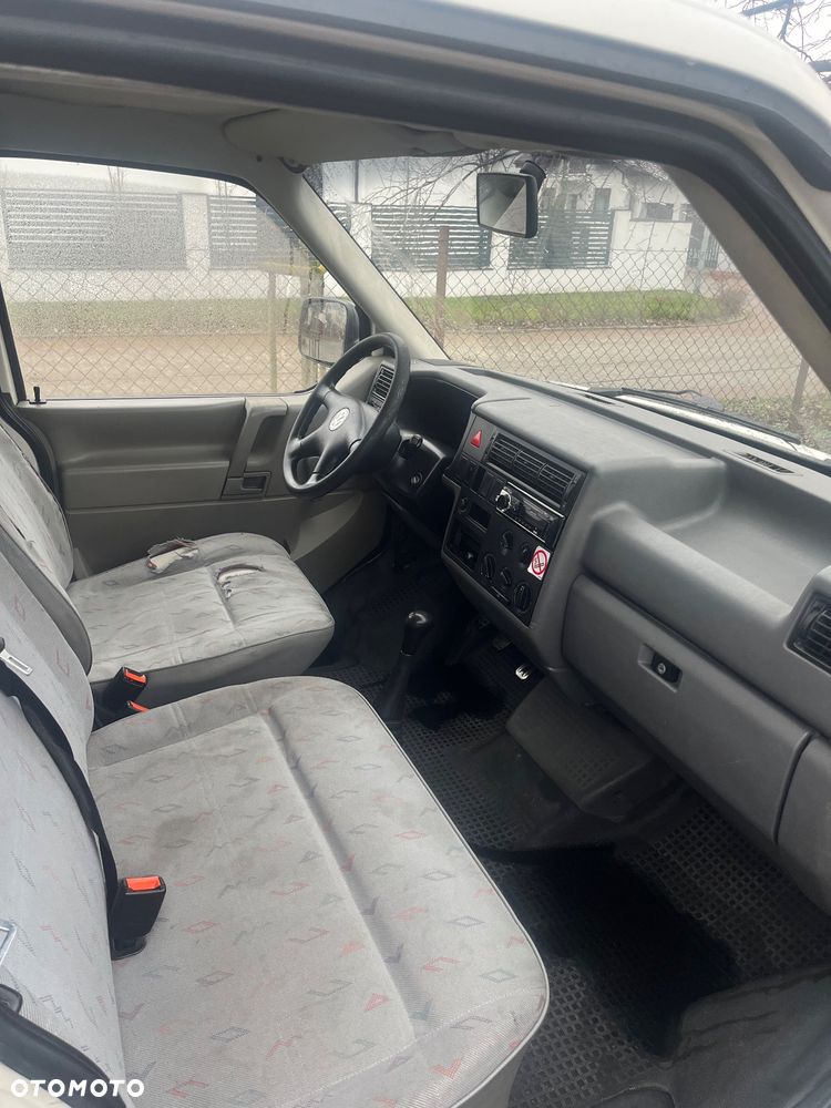 Volkswagen Caravelle Basis / CL - 10