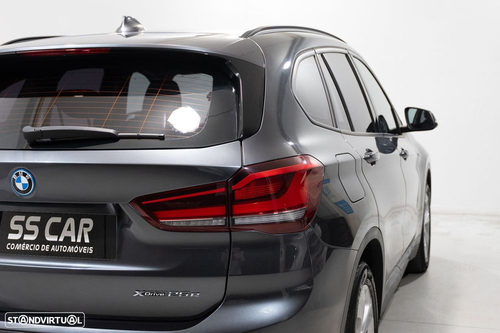 BMW X1 25 e xDrive Corporate Edition - 8