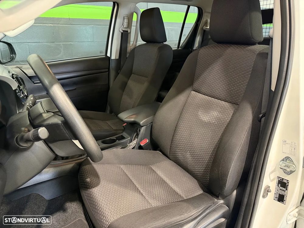 Toyota Hilux 2.4 D-4D CD 5L - 20