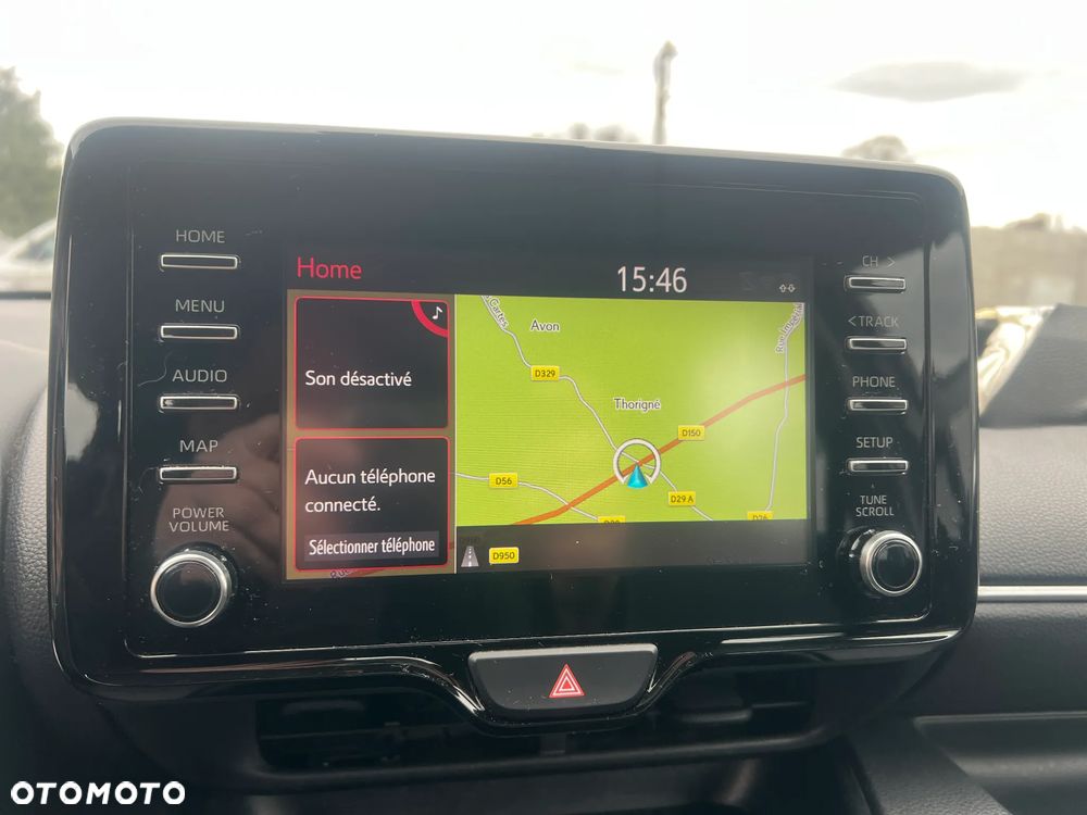 Toyota Yaris Hybrid 100 Premium - 13