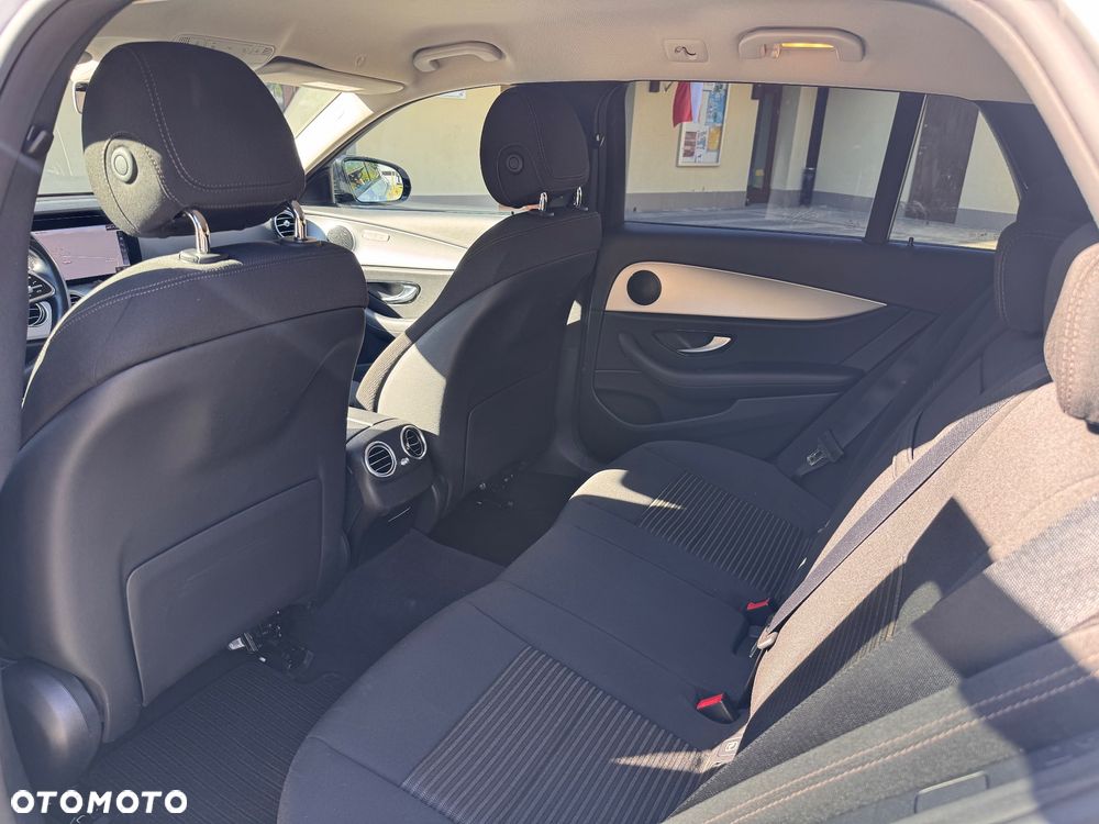 Mercedes-Benz Klasa E 300 de 9G-TRONIC Exclusive - 11