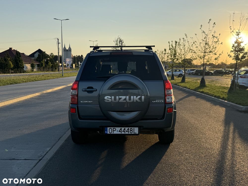 Suzuki Grand Vitara 2.0 De luxe - 15