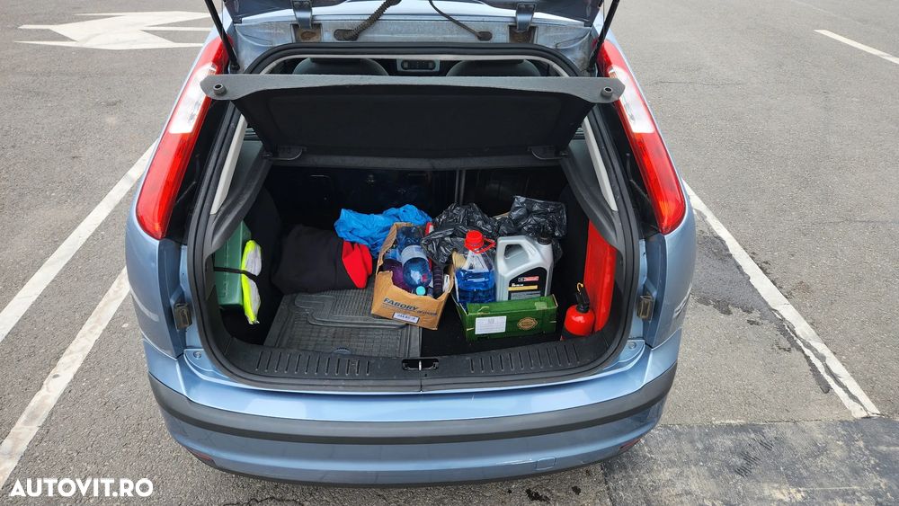 Ford Focus 1.6i Comfort - 6