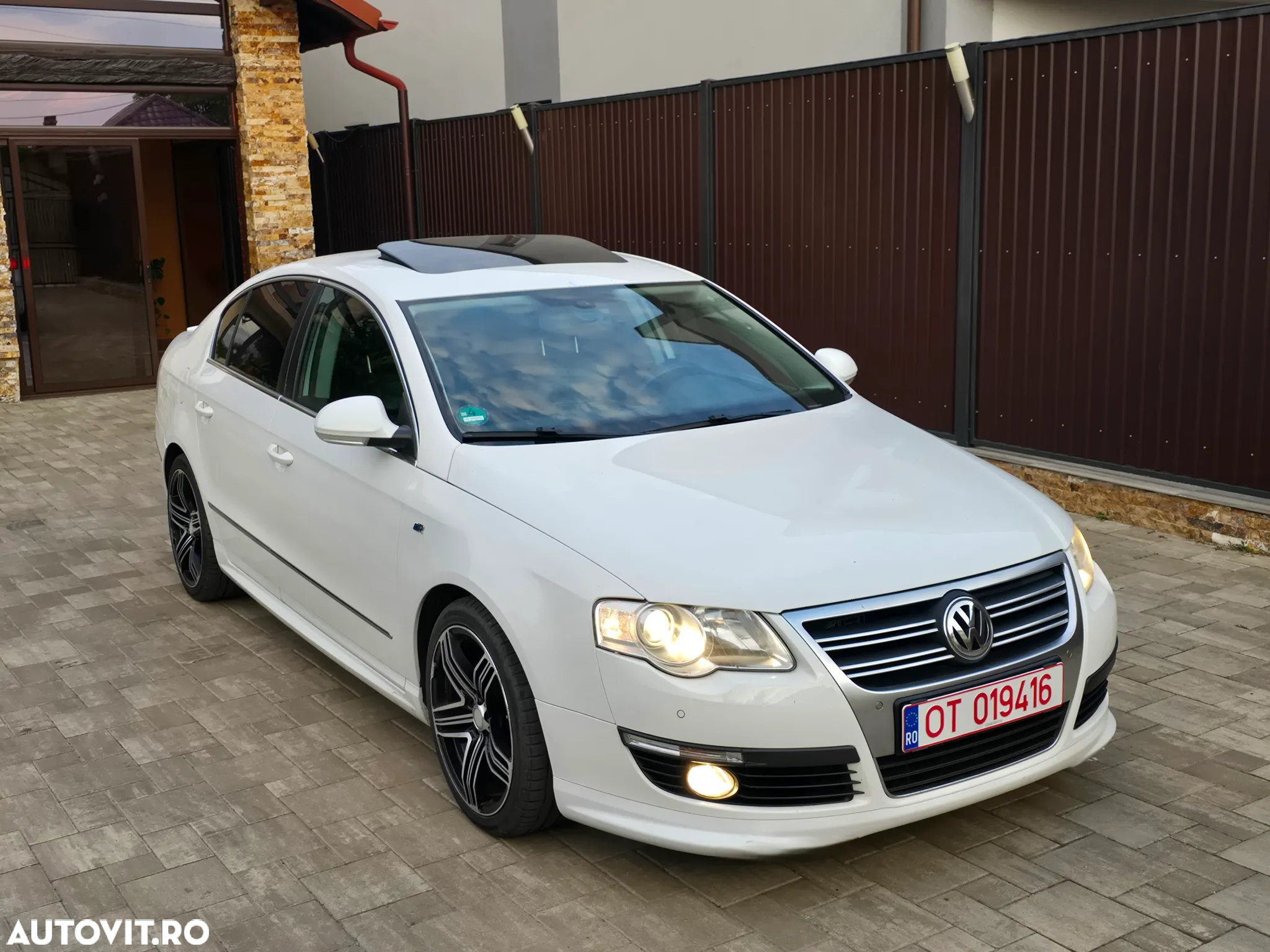 Volkswagen Passat - 2
