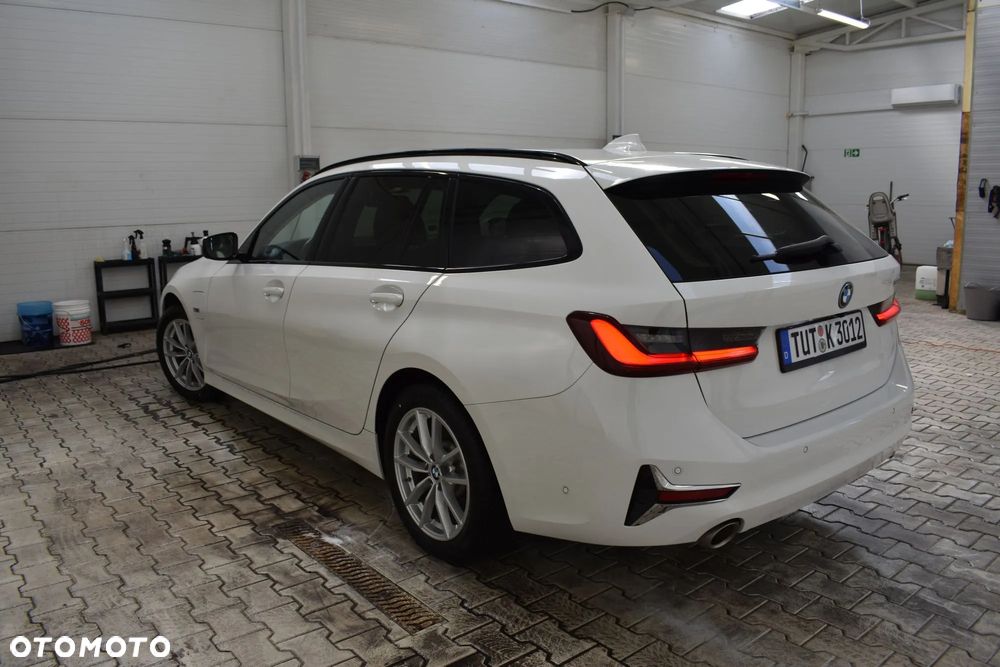 BMW Seria 3 320e Luxury Line - 18