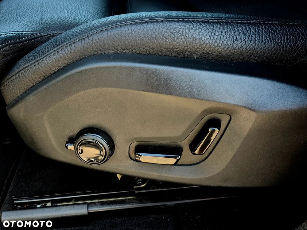 Volvo XC 60 T6 AWD Plug-In Hybrid Inscription - 27