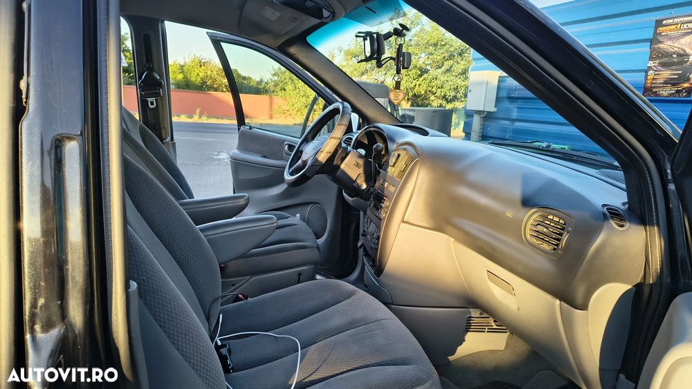 Chrysler Voyager LX 2.8L CRD aut - 9