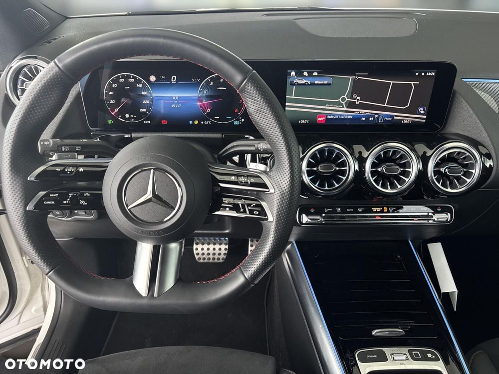 Mercedes-Benz GLA - 13