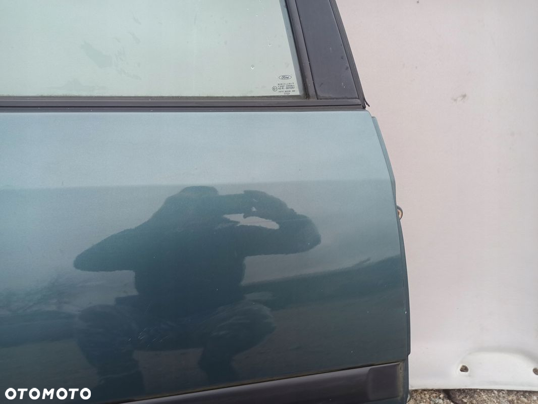 Drzwi prawy tył kompletne FORD FOCUS MK1 KOMBI kolor X1 - 5