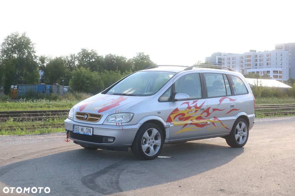 Opel Zafira 1.8 16V Comfort - 2