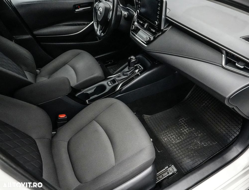 Toyota Corolla Sedan 1.8 HSD Dynamic Plus - 13