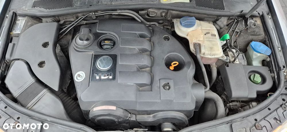 Volkswagen Passat 1.9 TDI Family - 8