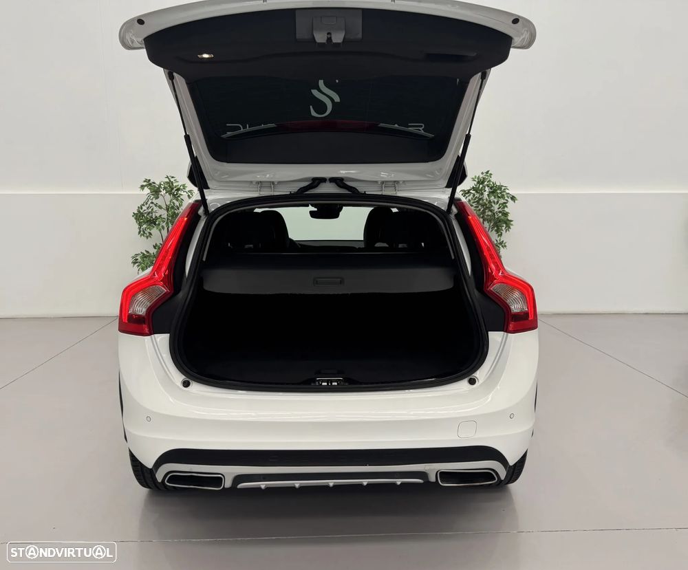 Volvo V60 2.0 D4 Momentum - 30