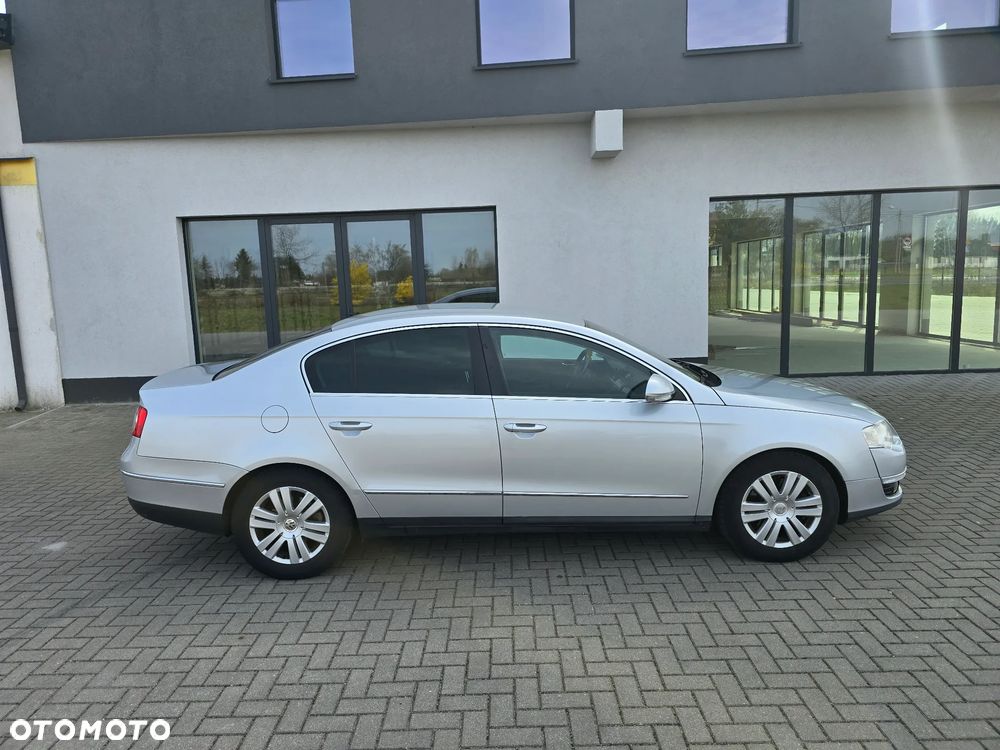 Volkswagen Passat 2.0 TDI Highline - 9