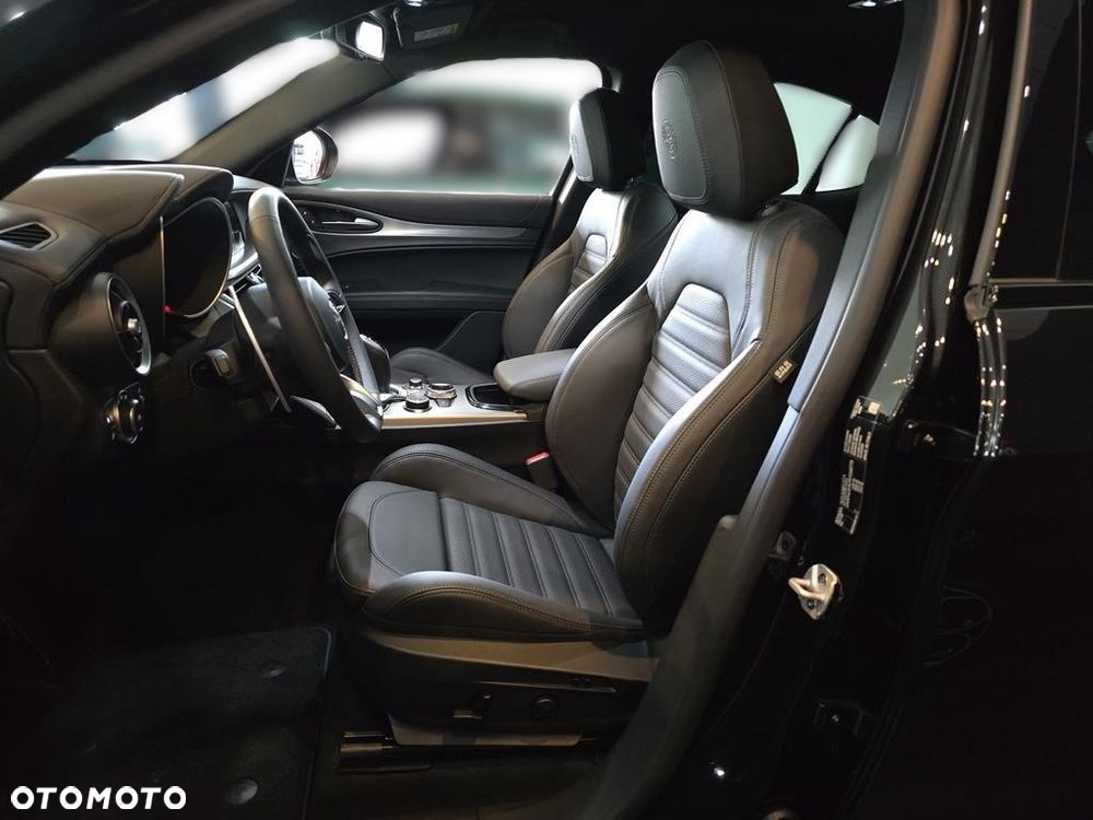 Alfa Romeo Stelvio 2.0 Turbo Veloce Q4 - 12