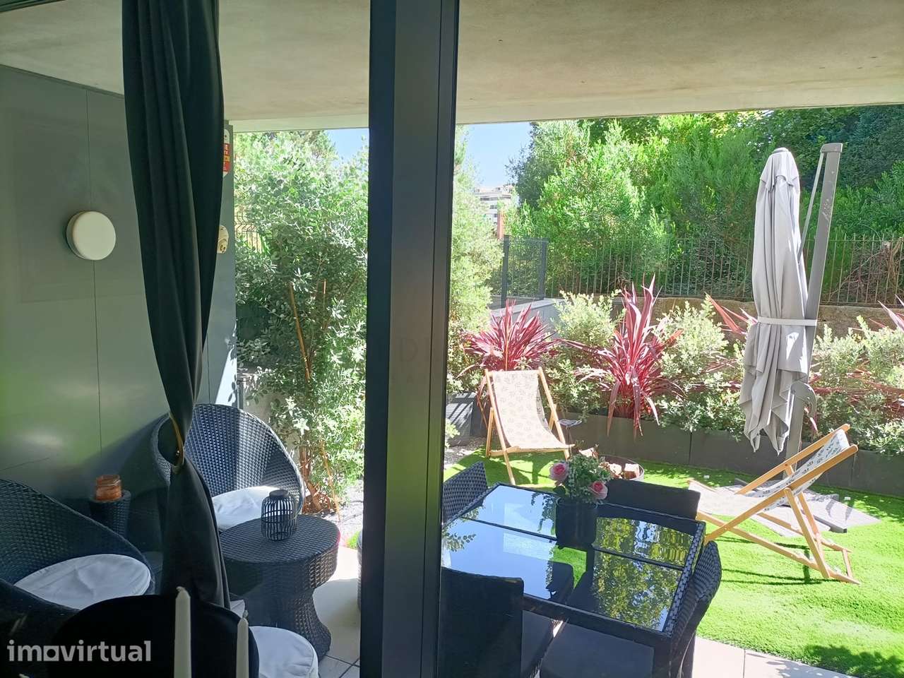 Apartamento T1 com Jardim Privativo em Condomínio Fechado - Grande imagem: 3/30