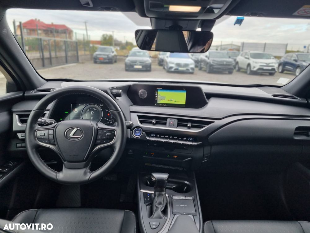 Lexus UX 250h Luxury Line - 14