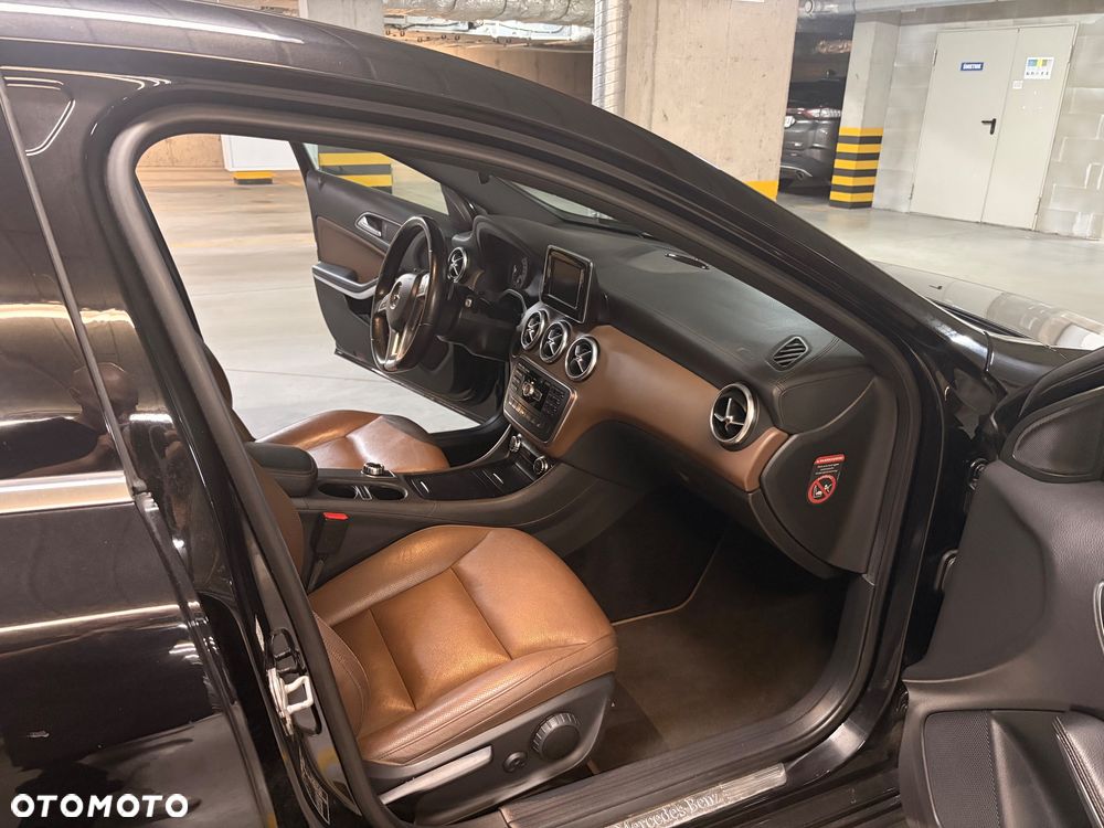 Mercedes-Benz Klasa A 200 7G-DCT AMG Line - 5