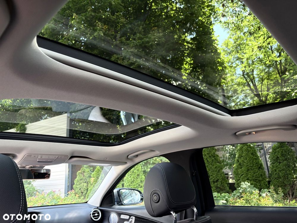 Mercedes-Benz Klasa E 400 d 4-Matic 9G-TRONIC - 32