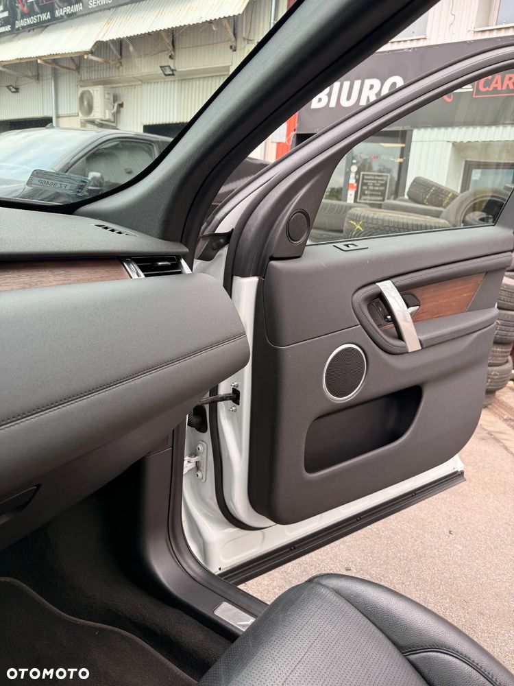 Land Rover Discovery Sport 2.0 D200 mHEV R-Dynamic SE - 12