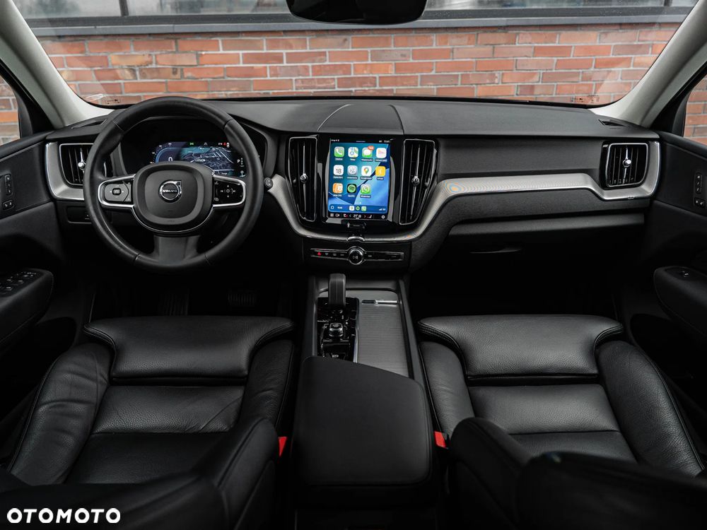 Volvo XC 60 B4 B Plus Dark - 28