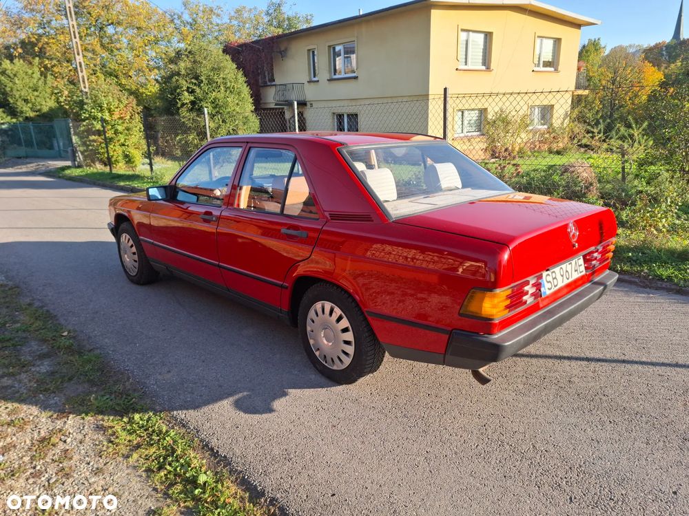 Mercedes-Benz W201 (190) - 3