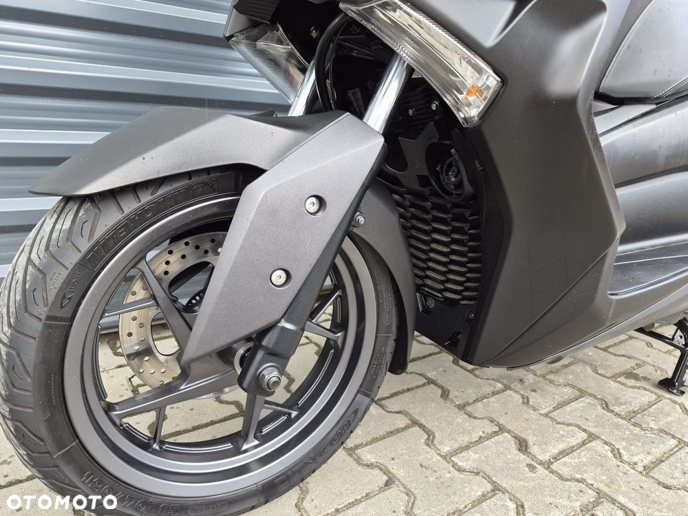 Yamaha X-max - 18