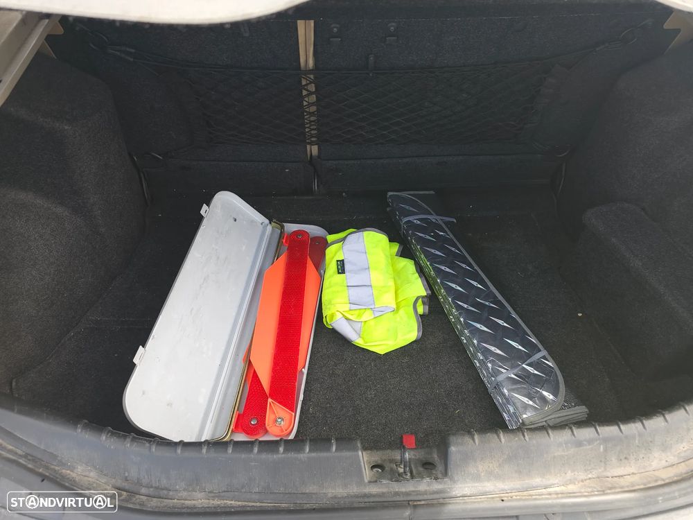 Alfa Romeo 147 1.6 TS Navigator - 16