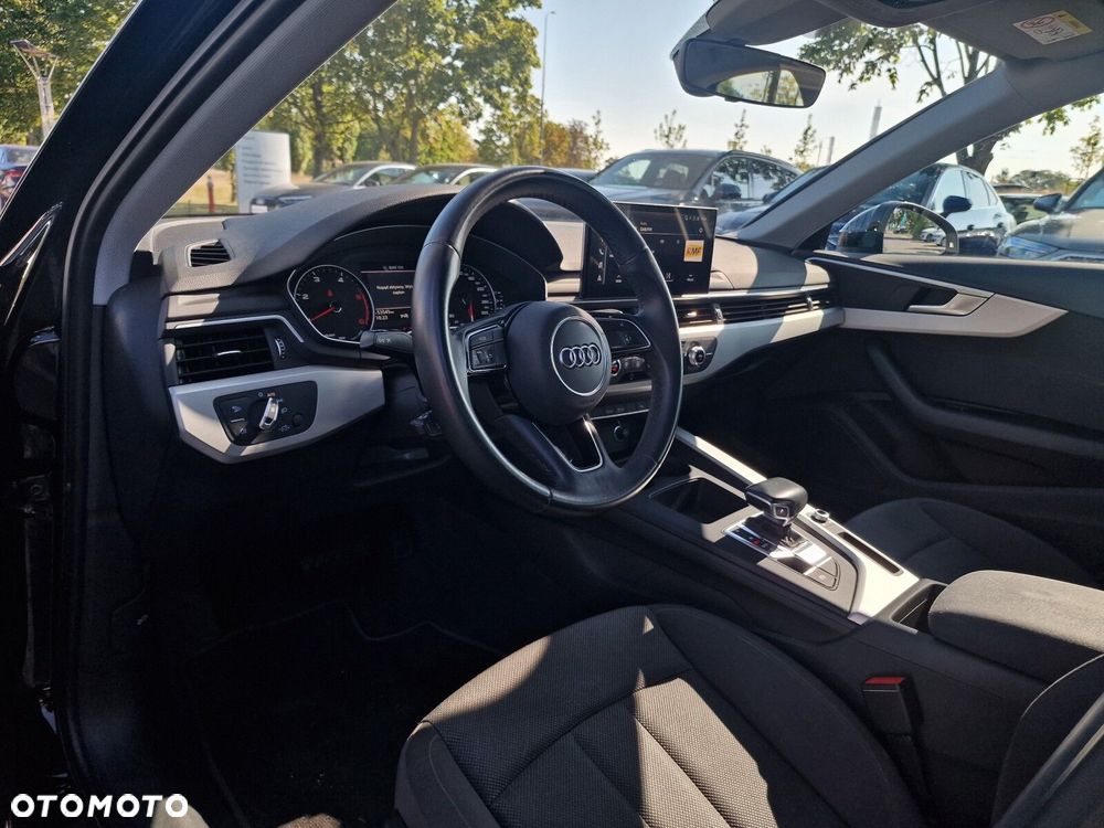 Audi A4 Limousine - 11