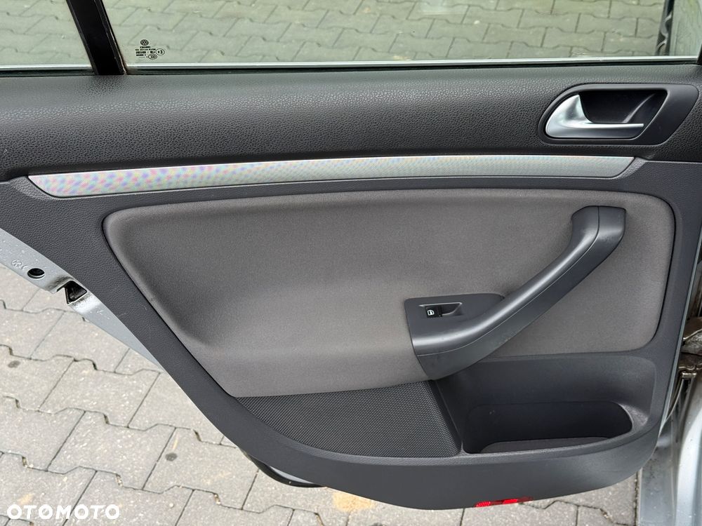 Volkswagen Golf - 20