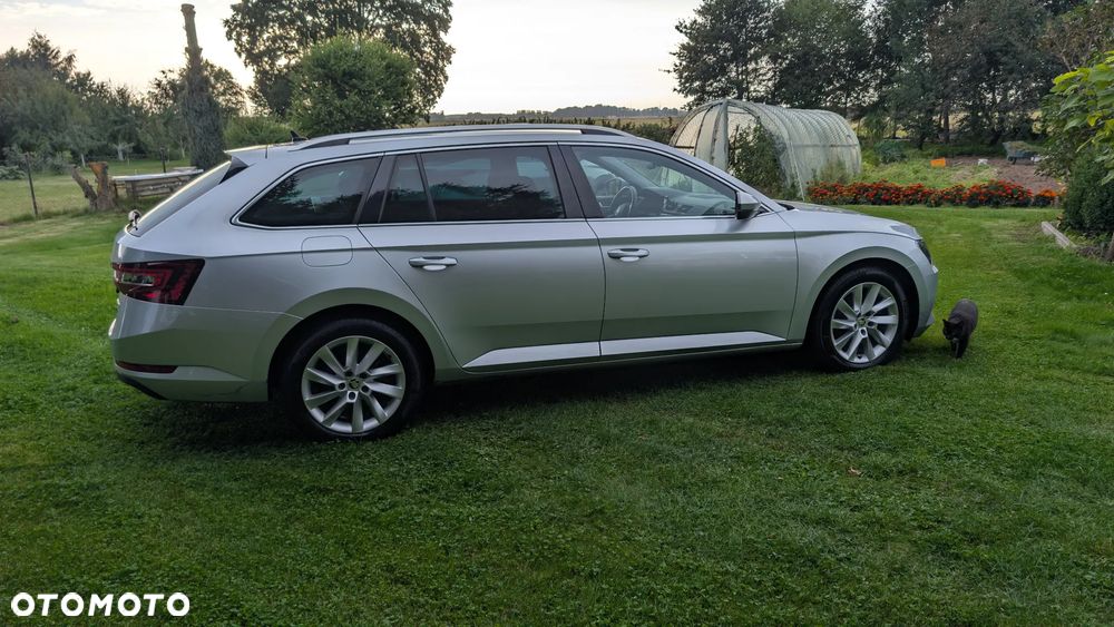 Skoda Superb 2.0 TDI SCR Style DSG - 4